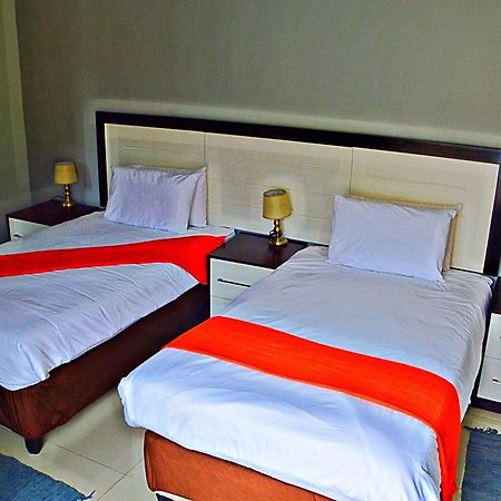 Cosy Palms Bed and Breakfast Gaborone Exteriör bild