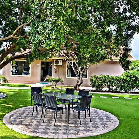 Cosy Palms Bed and Breakfast Gaborone Exteriör bild