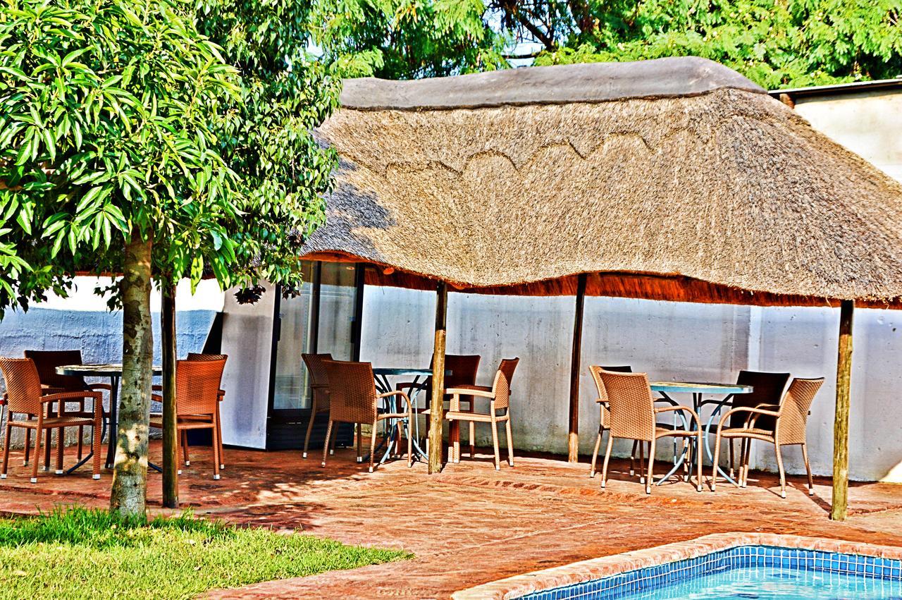Cosy Palms Bed and Breakfast Gaborone Exteriör bild