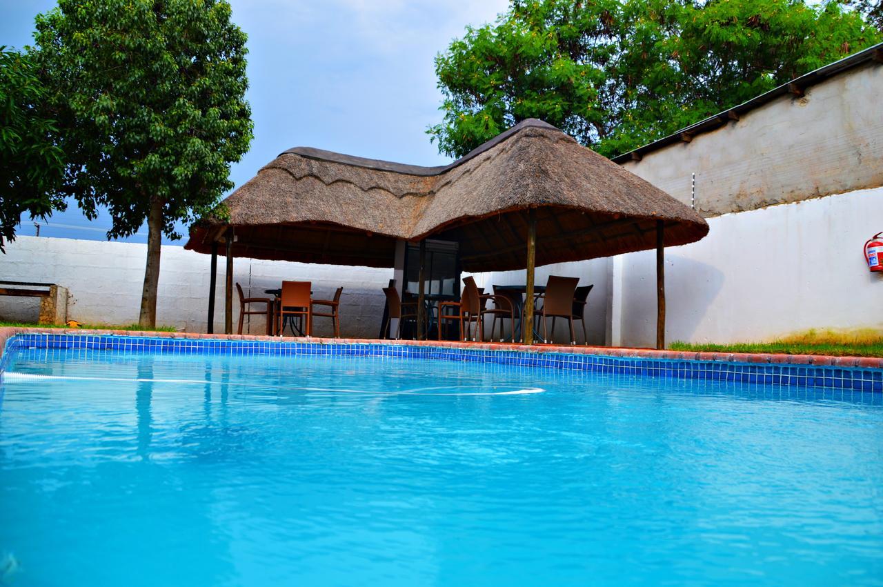 Cosy Palms Bed and Breakfast Gaborone Exteriör bild