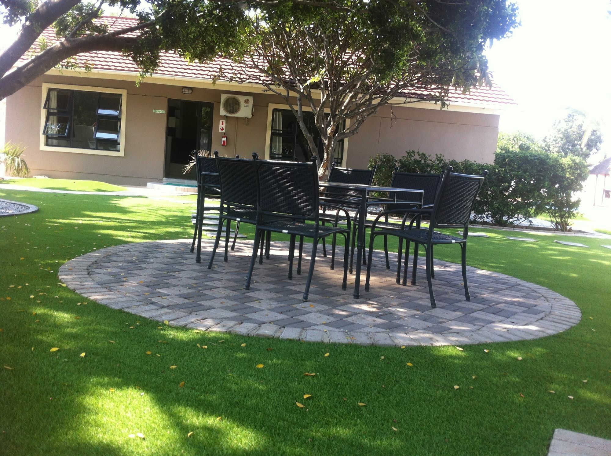 Cosy Palms Bed and Breakfast Gaborone Exteriör bild