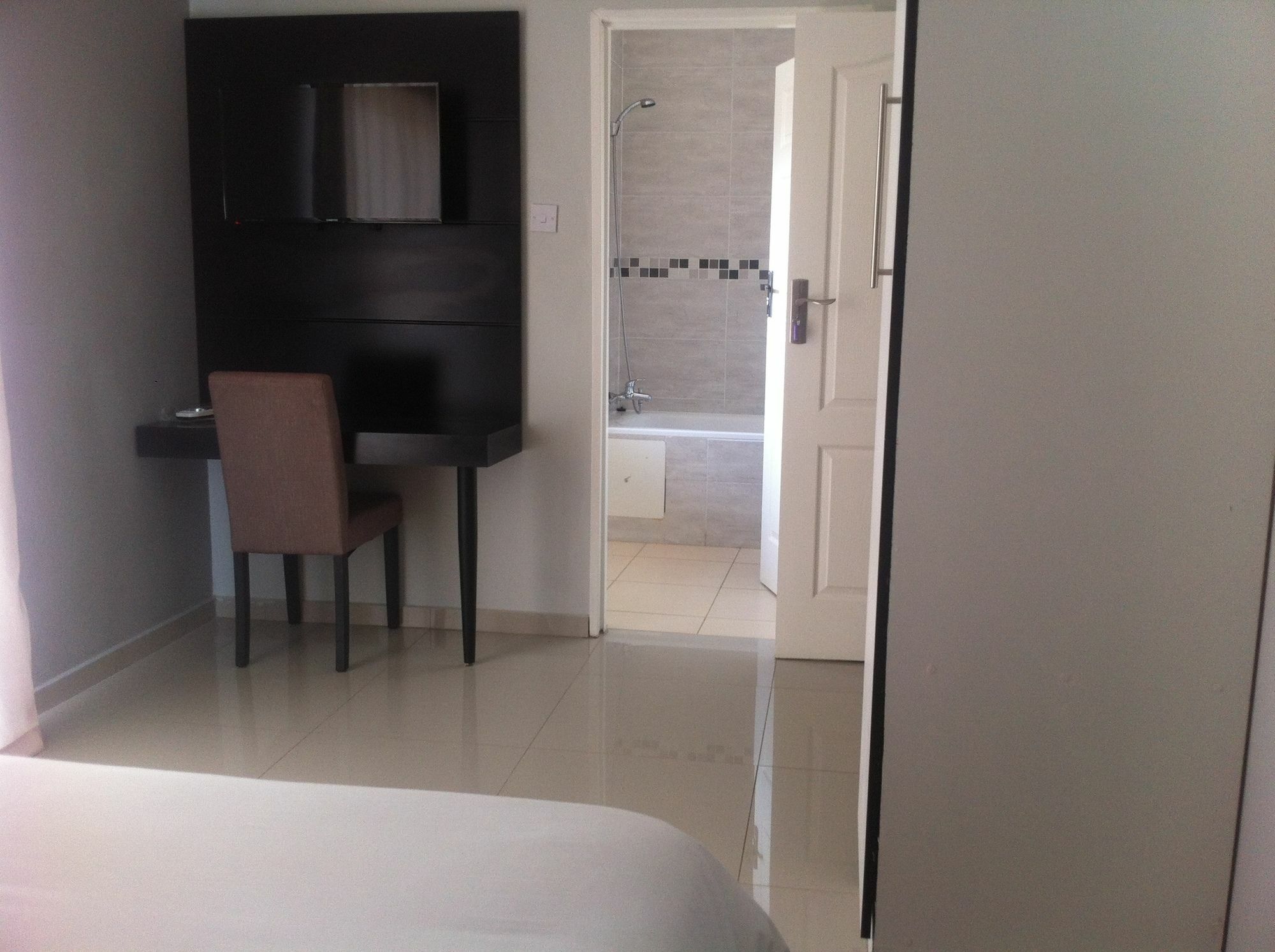 Cosy Palms Bed and Breakfast Gaborone Exteriör bild